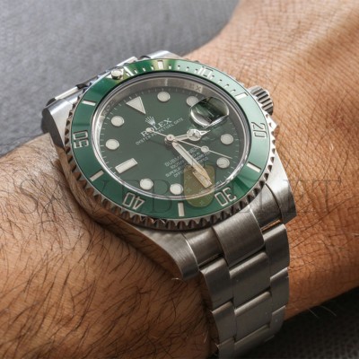 ROLEX SUBMARINER DATE 40MM WATCH 116610LV