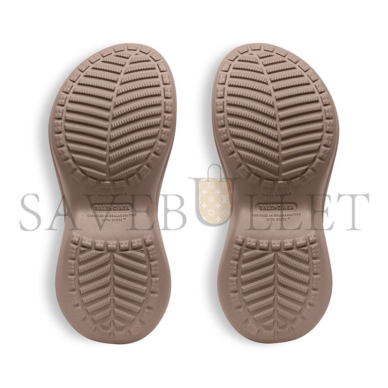 BALENCIAGA WOMEN'S CROCS™ BOOT IN BEIGE 677388W1S8E2500 BALENCIAGA WOMEN'S CROCS™ BOOT IN BEIGE 677388W1S8E2500