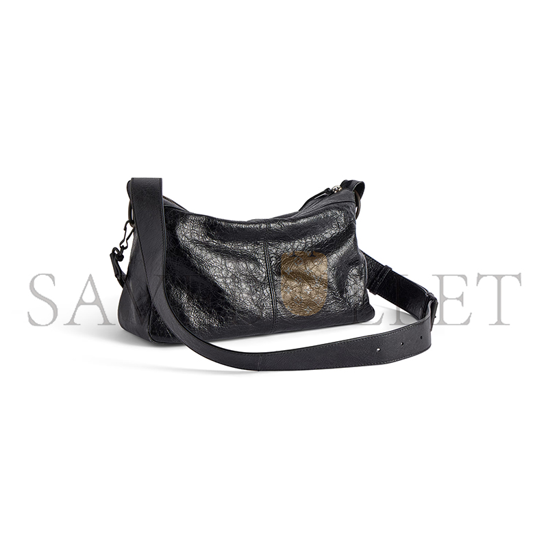 BALENCIAGA MEN'S LE CITY MOTO SMALL IN BLACK 8461882ABEK1000 (27.9*19*13.9cm) BALENCIAGA MEN'S LE CITY MOTO SMALL IN BLACK 8461882ABEK1000 (27.9*19*13.9cm)