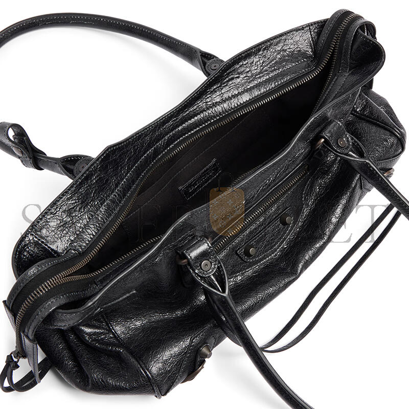 BALENCIAGA WOMEN'S LE CITY BAG EAST-WEST IN BLACK 8457042ABEK1000 (39.8*17.7*14.9cm) BALENCIAGA WOMEN'S LE CITY BAG EAST-WEST IN BLACK 8457042ABEK1000 (39.8*17.7*14.9cm)