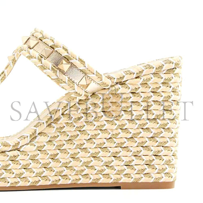 VALENTINO ROCKSTUD LAMINATED NAPPA WEDGE SANDAL 90 MM 4W2S0GI5DYM_YBS VALENTINO ROCKSTUD LAMINATED NAPPA WEDGE SANDAL 90 MM 4W2S0GI5DYM_YBS
