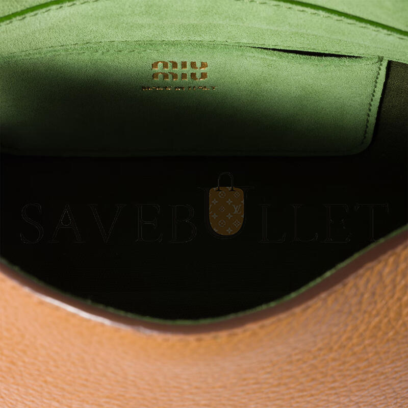 MIU MIU LEATHER POUCH 5NF462 (18*9.5*7cm) MIU MIU LEATHER POUCH 5NF462 (18*9.5*7cm)