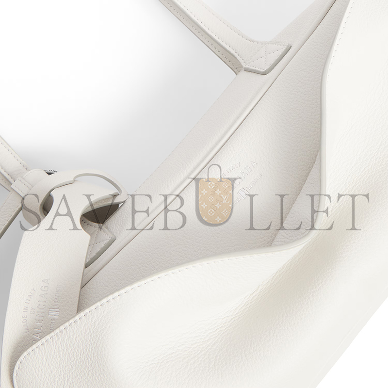BALENCIAGA WOMEN'S CARRIE BOWLING BAG SMALL IN WHITE 8329202ABNP9016 (30.9*11.9*11.9cm) BALENCIAGA WOMEN'S CARRIE BOWLING BAG SMALL IN WHITE 8329202ABNP9016 (30.9*11.9*11.9cm)