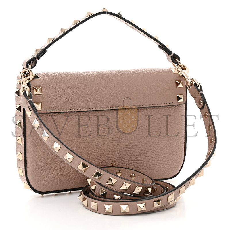 VALENTINO GRAINY CALFSKIN ROCKSTUD CROSSBODY POUCH POUDRE 1W0P0W08VSH-UWT (19*12*3cm)
