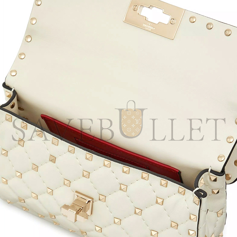 VALENTINO SMALL NAPPA ROCKSTUD SPIKE BAG 5W2B0123NAPI16 (20*11.5*5cm) VALENTINO SMALL NAPPA ROCKSTUD SPIKE BAG 5W2B0123NAPI16 (20*11.5*5cm)